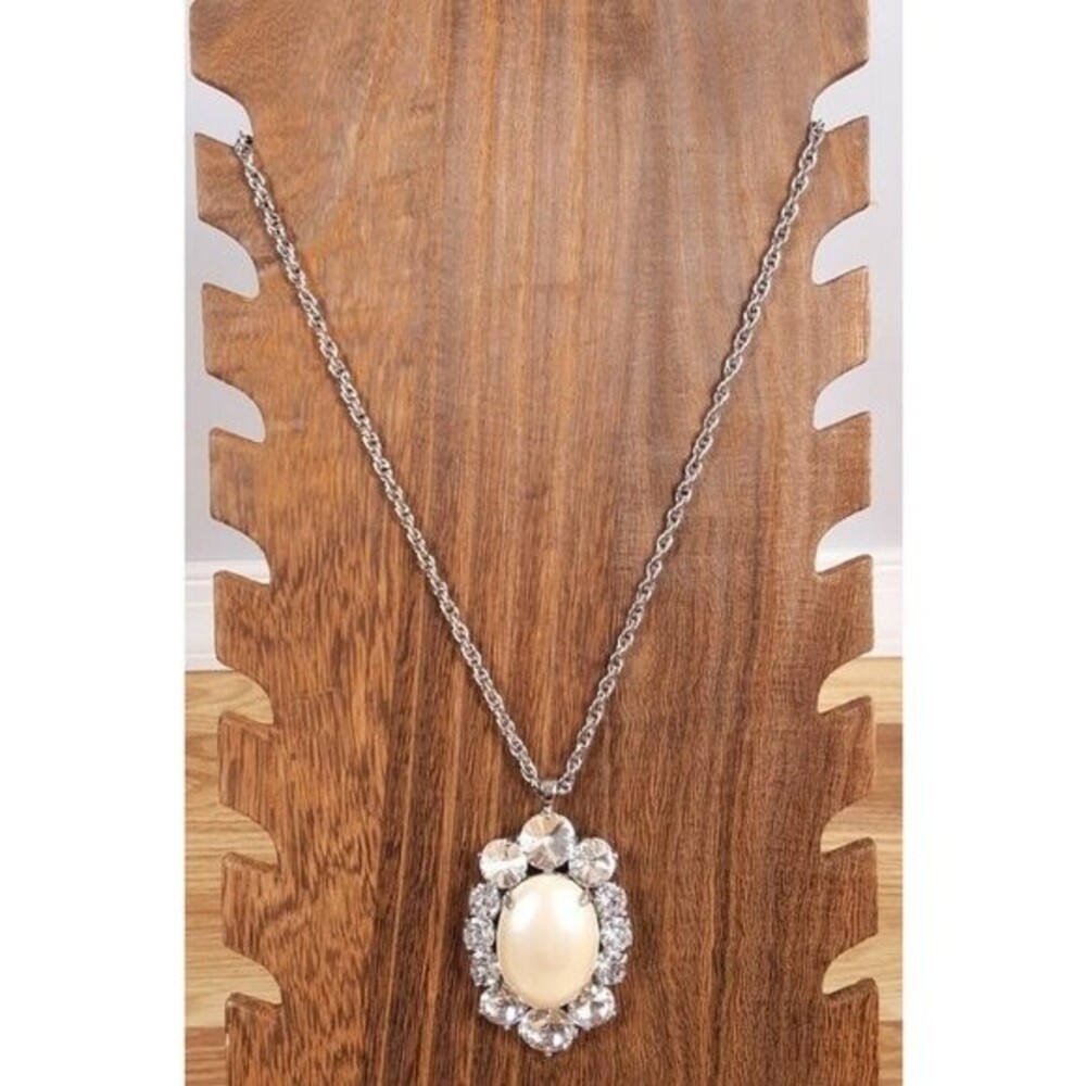 ANN TAYLOR Long Silver Chain Pearl Colored Large Pendant Rhinestone Necklace